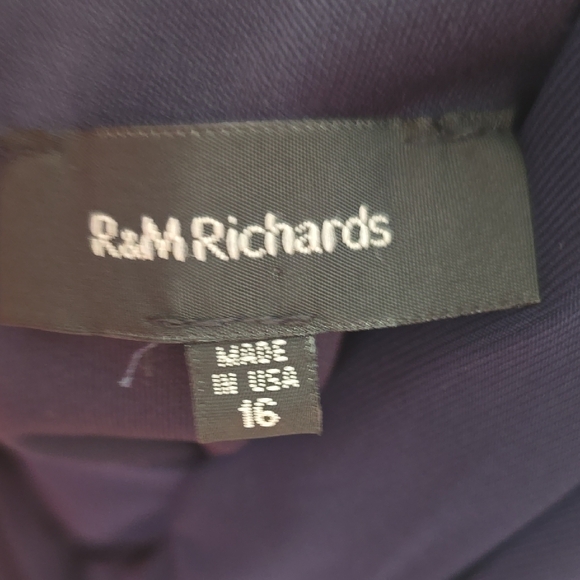 Elegant Navy Blue Evening Gown - Picture 3 of 3